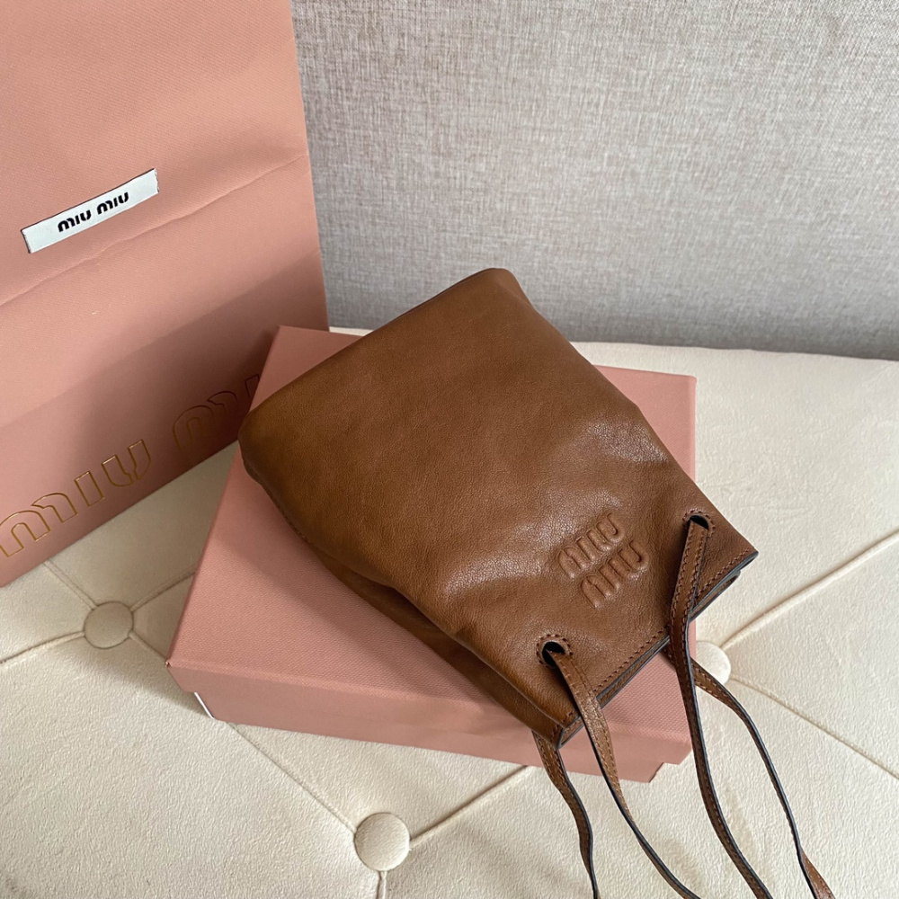 高仿miumiu繆繆*5NF460單肩斜挎包棕色免檢版