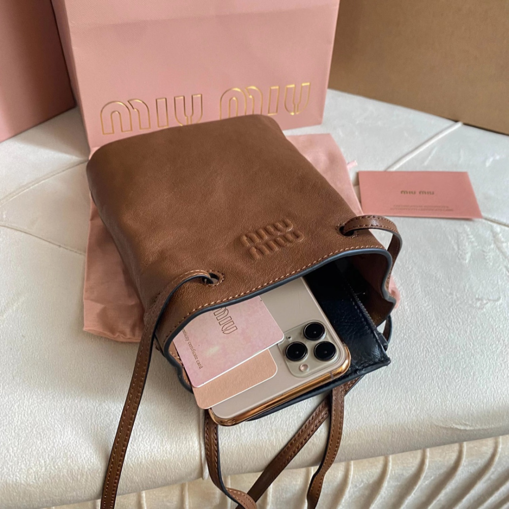高仿miumiu繆繆*5NF460單肩斜挎包棕色免檢版