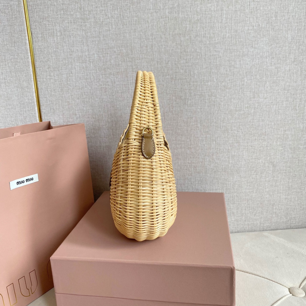 高仿miumiu繆繆*5BC125竹編包菜籃子免檢版