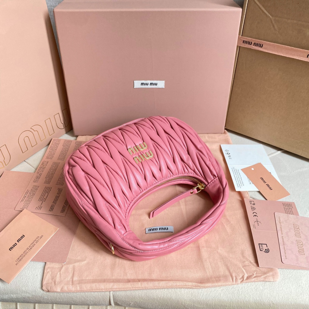 高仿miumiu繆繆*Matelasse系列5BC125手袋海棠粉免檢版