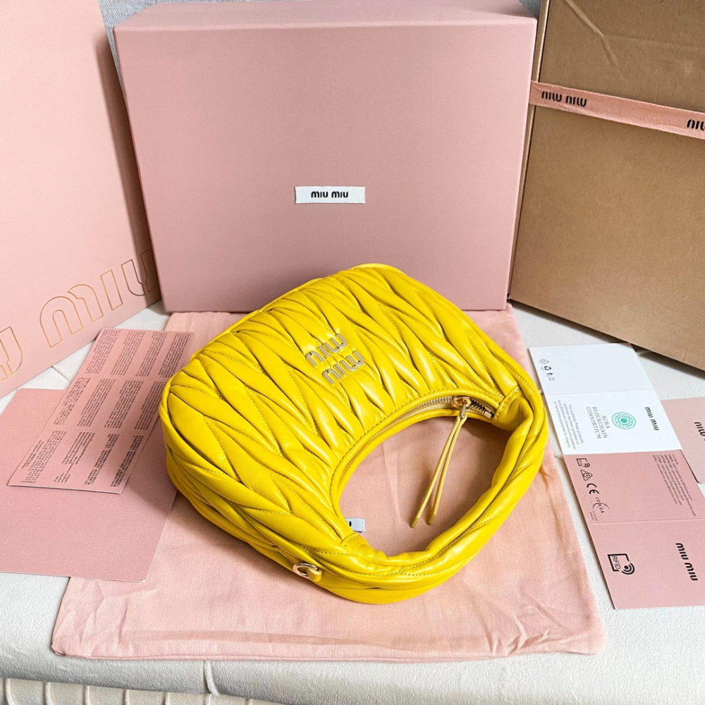 高仿miumiu繆繆*Matelasse系列5BC125手袋黃色免檢版