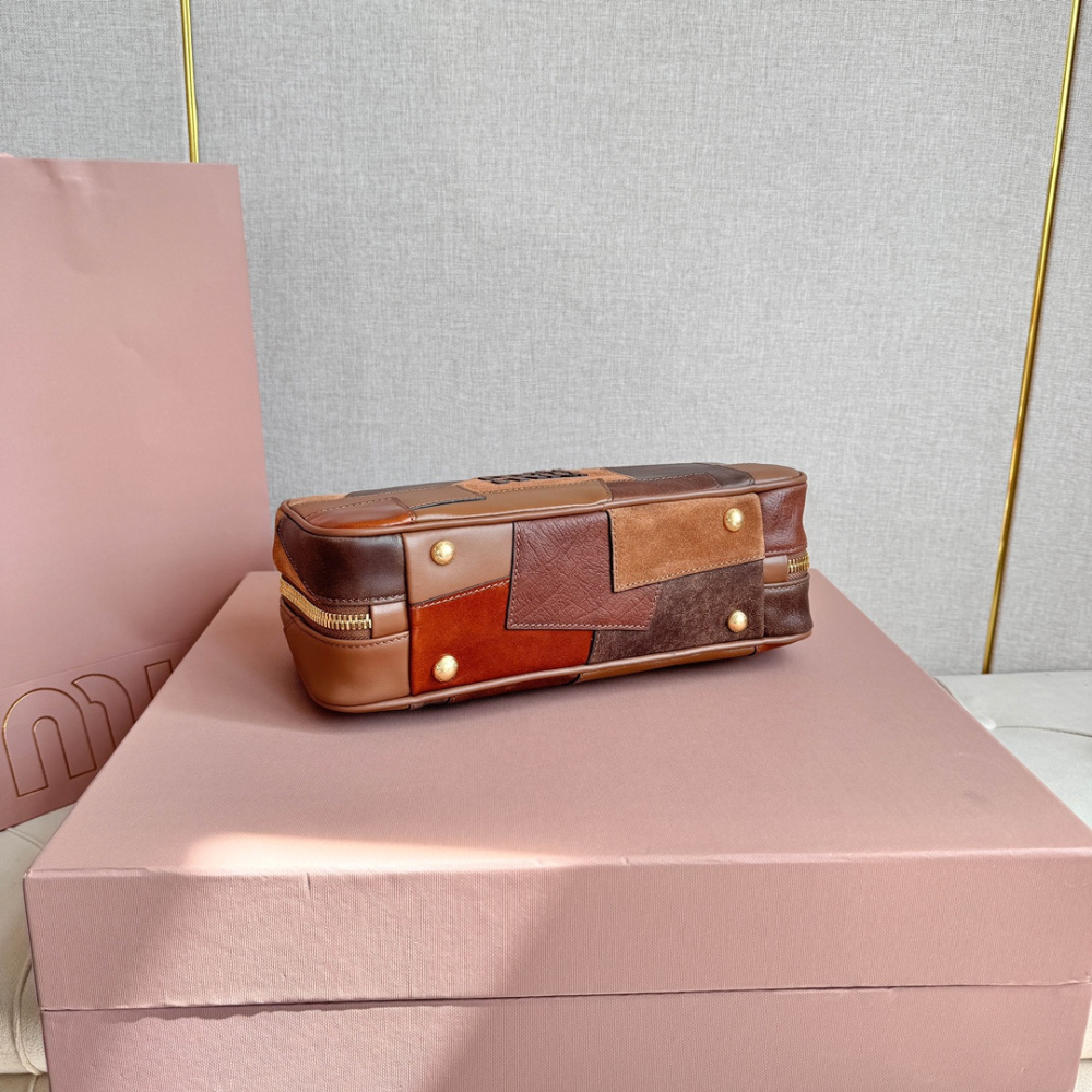 高仿miumiu繆繆*Arcedir系列5BB148幾何圖案保齡球包免檢吧