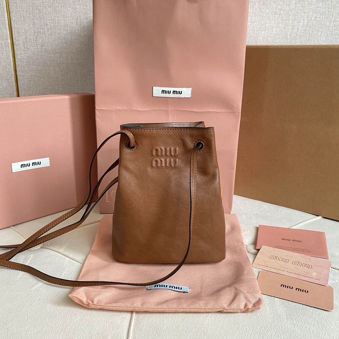高仿miumiu繆繆*5NF460單肩斜挎包棕色免檢版