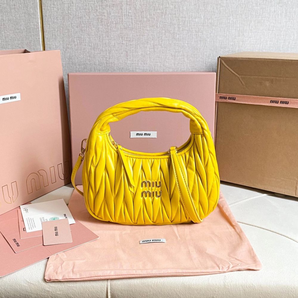 高仿miumiu繆繆*Matelasse系列5BC125手袋黃色免檢版