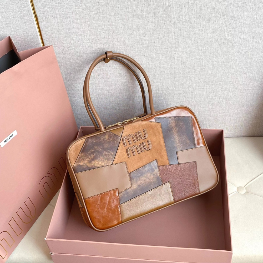 高仿miumiu繆繆*5BB117拼接保齡球手袋免檢版
