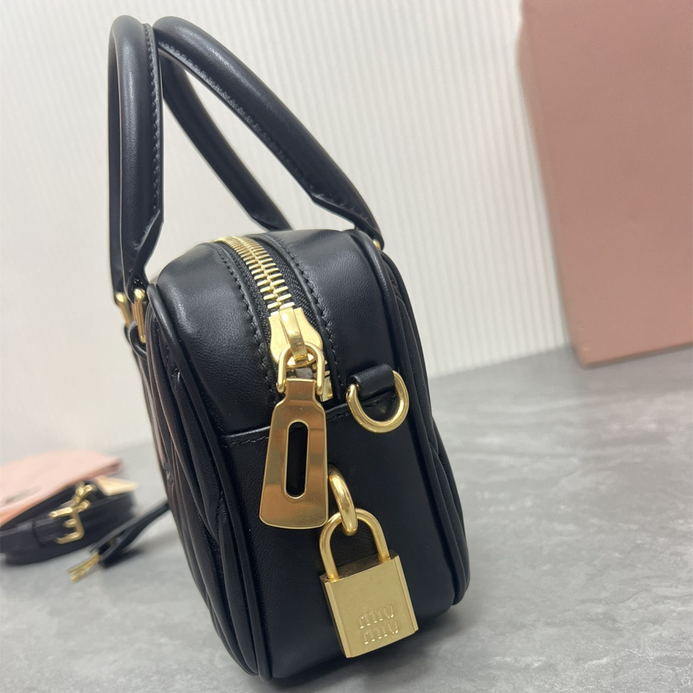 高仿miumiu繆繆TooPretty系列5BB123保齡球手袋黑色