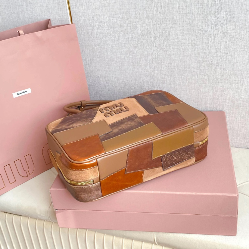 高仿miumiu繆繆*5BB117拼接保齡球手袋免檢版