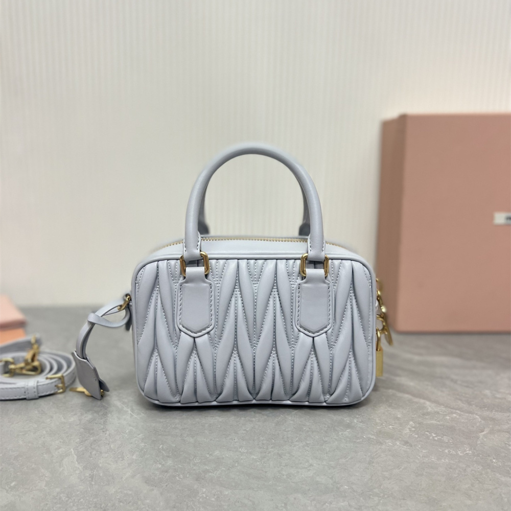 高仿miumiu繆繆TooPretty系列5BB123保齡球手袋車菊藍