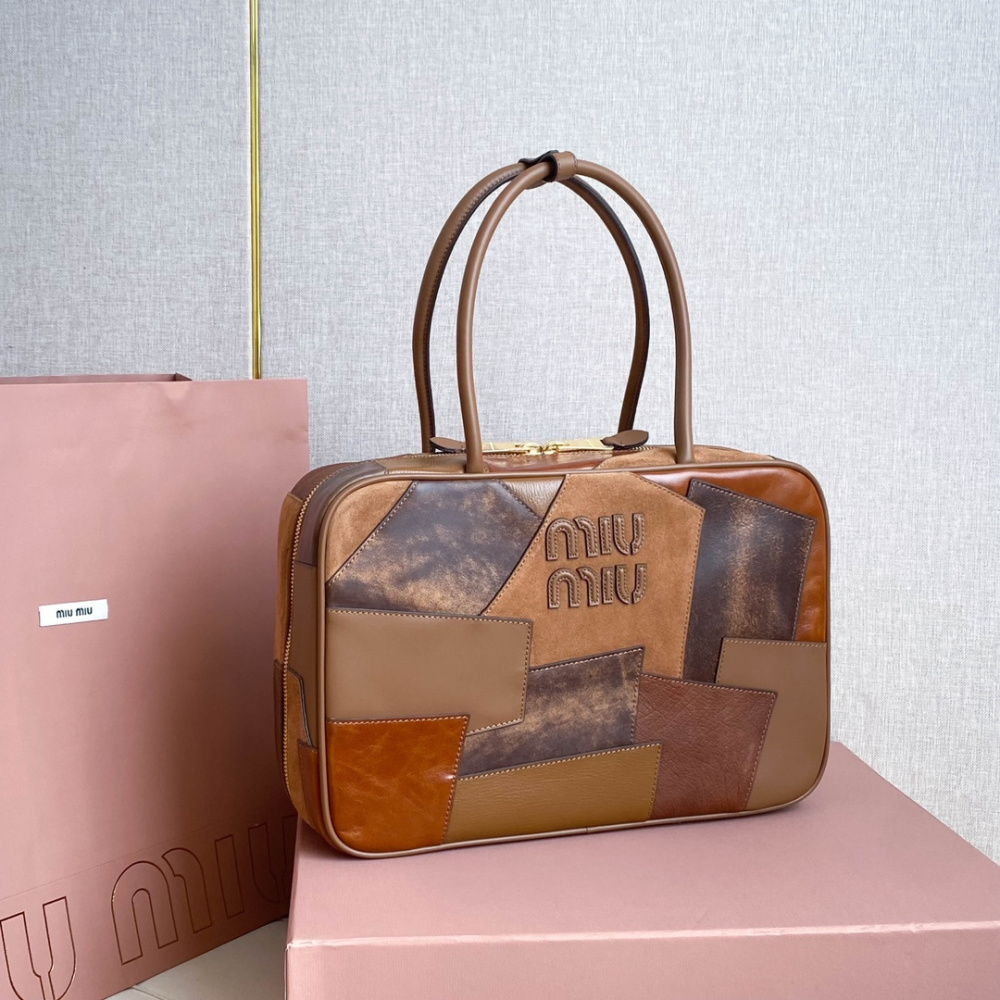 高仿miumiu繆繆*5BB117拼接保齡球手袋免檢版