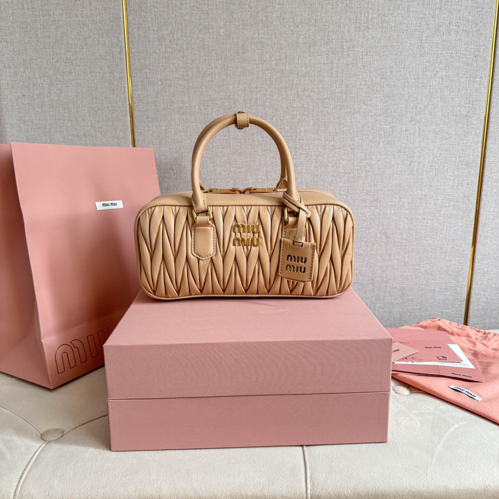 高仿miumiu繆繆*5BB148保齡球包袋沙黃色免檢版