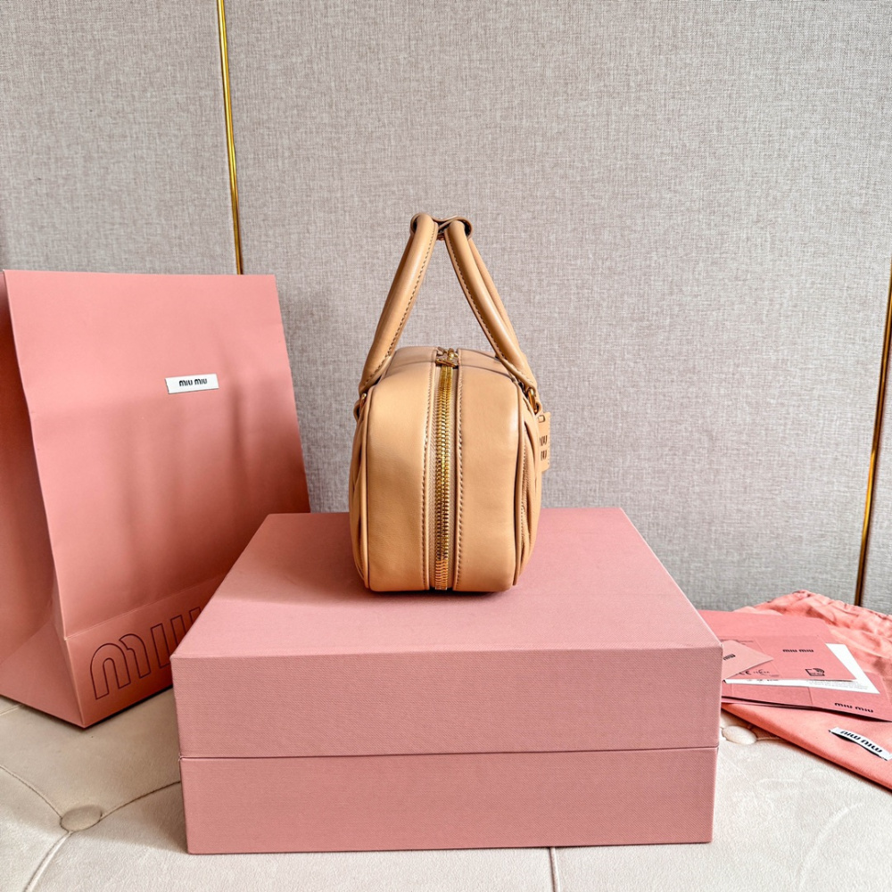 高仿miumiu繆繆*5BB148保齡球包袋沙黃色免檢版