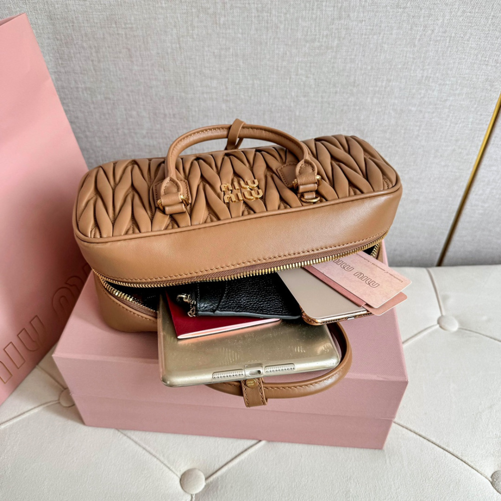 高仿miumiu繆繆*5BB148保齡球包袋焦糖色免檢版