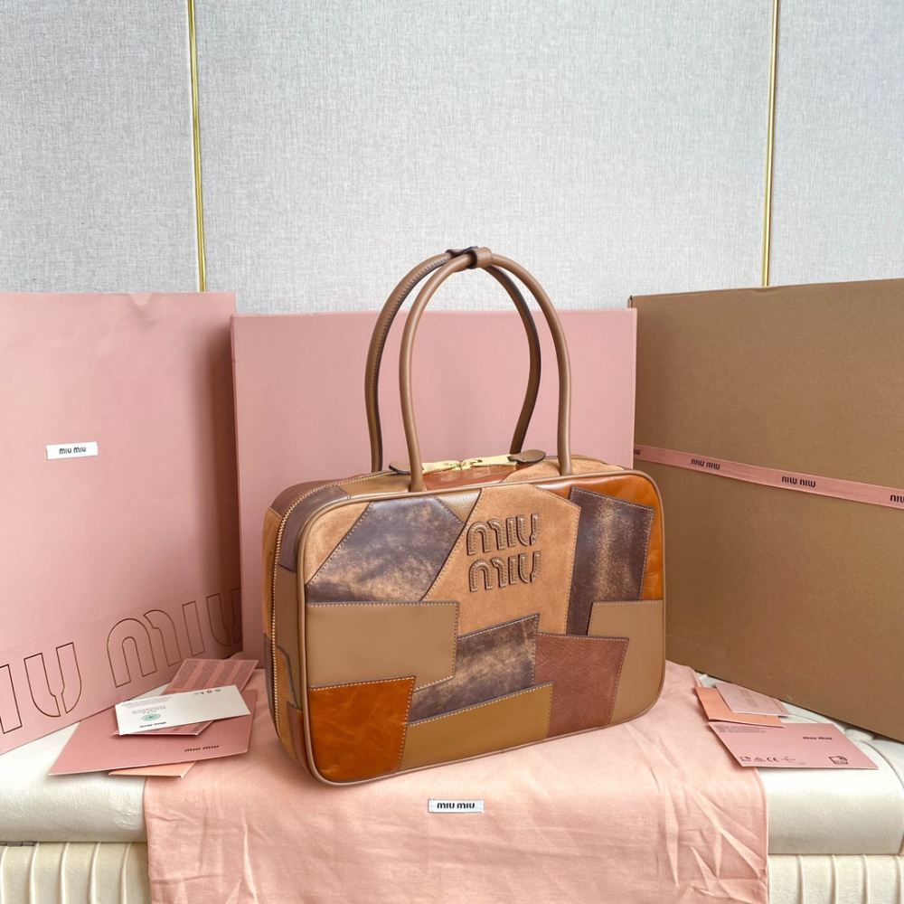 高仿miumiu繆繆*5BB117拼接保齡球手袋免檢版