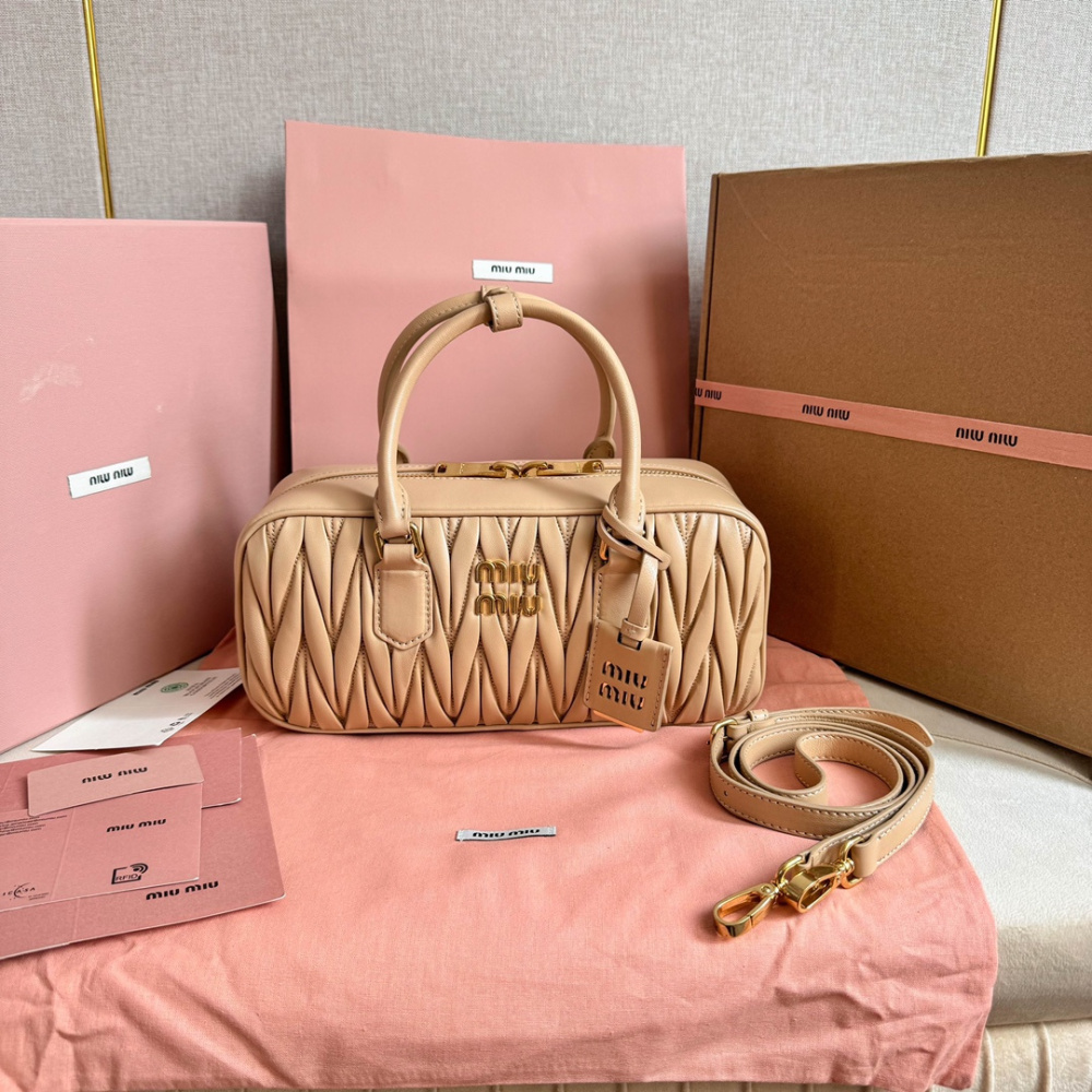 高仿miumiu繆繆*5BB148保齡球包袋沙黃色免檢版