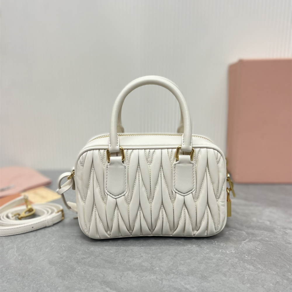 高仿miumiu繆繆TooPretty系列5BB123保齡球手袋白色