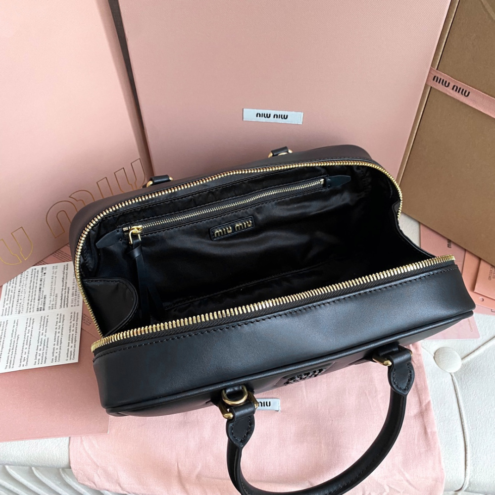 高仿miumiu繆繆*5BB148保齡球包袋黑色免檢版