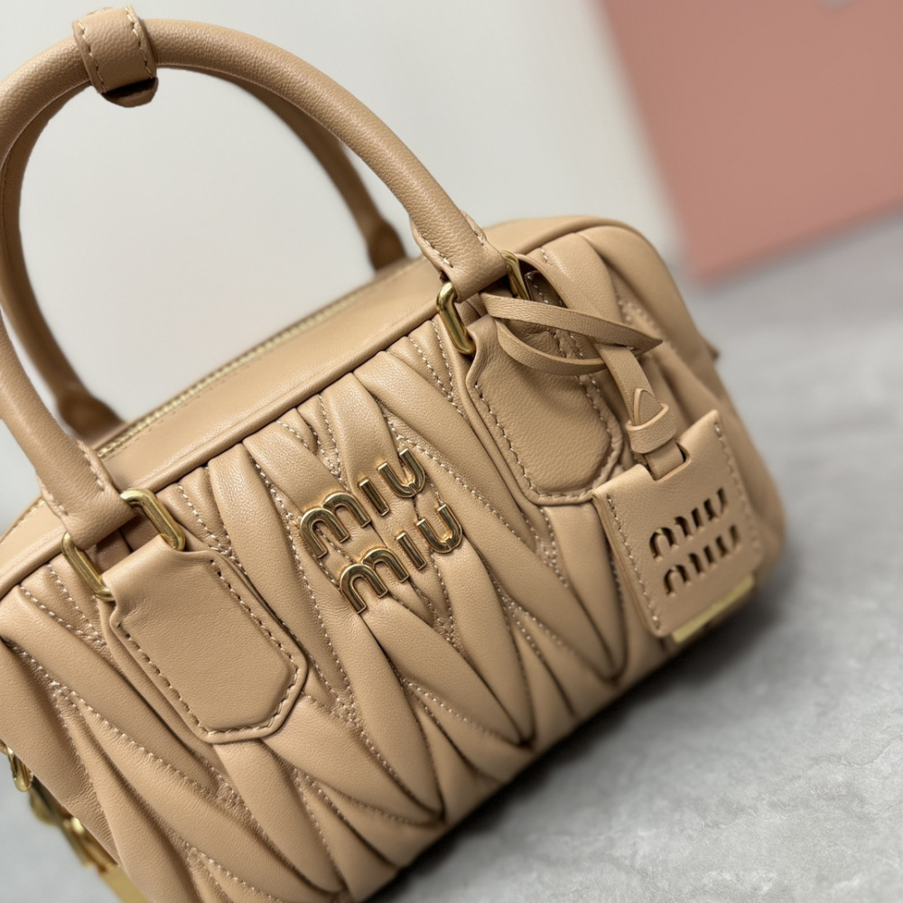 高仿miumiu繆繆TooPretty系列5BB123保齡球手袋棕色