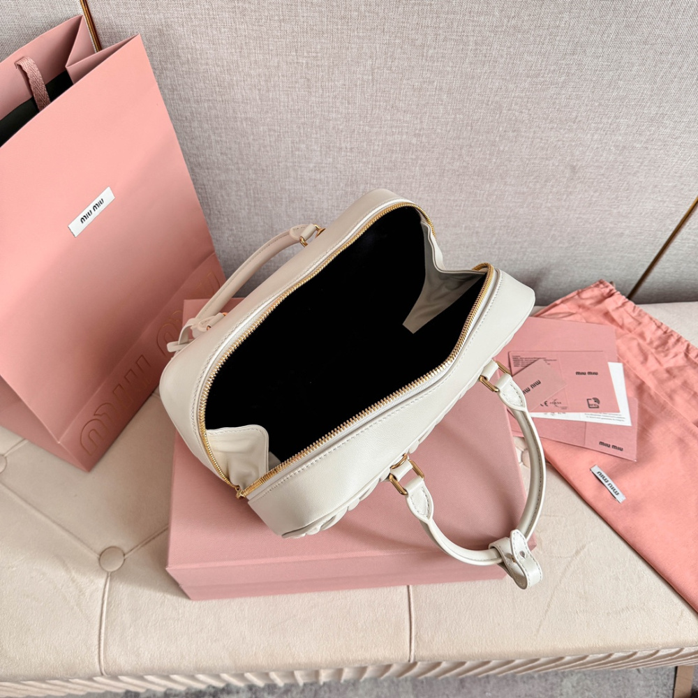 高仿miumiu繆繆*5BB148保齡球包袋白色免檢版
