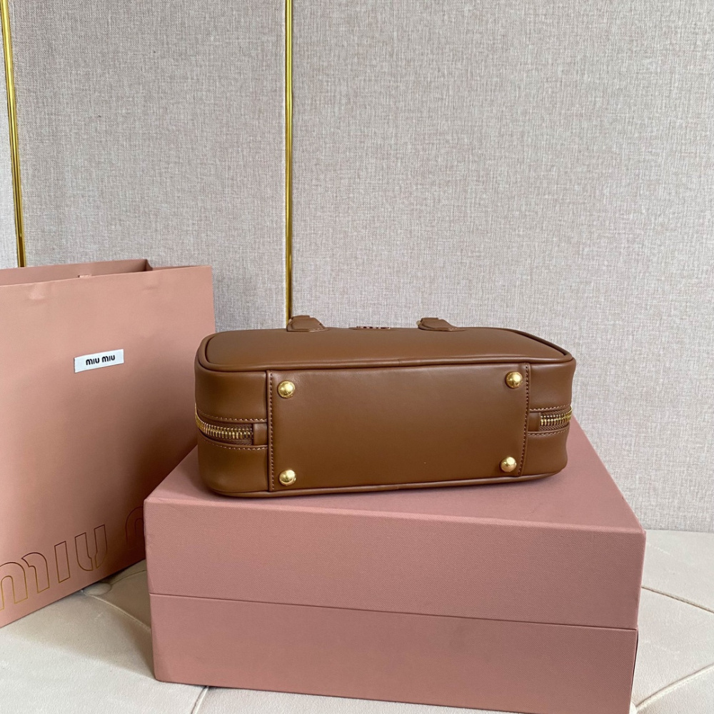 高仿miumiu繆繆*5BB148保齡球包袋棕色免檢版
