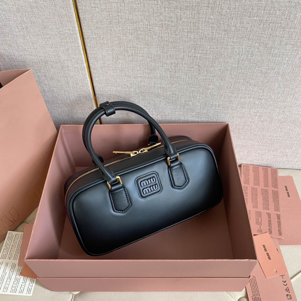 高仿miumiu繆繆*5BB148保齡球包袋黑色免檢版