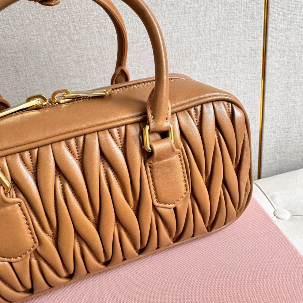 高仿miumiu繆繆*5BB148保齡球包袋焦糖色免檢版