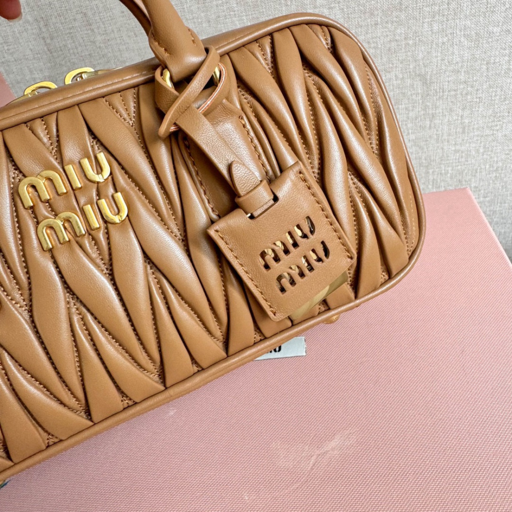 高仿miumiu繆繆*5BB148保齡球包袋焦糖色免檢版