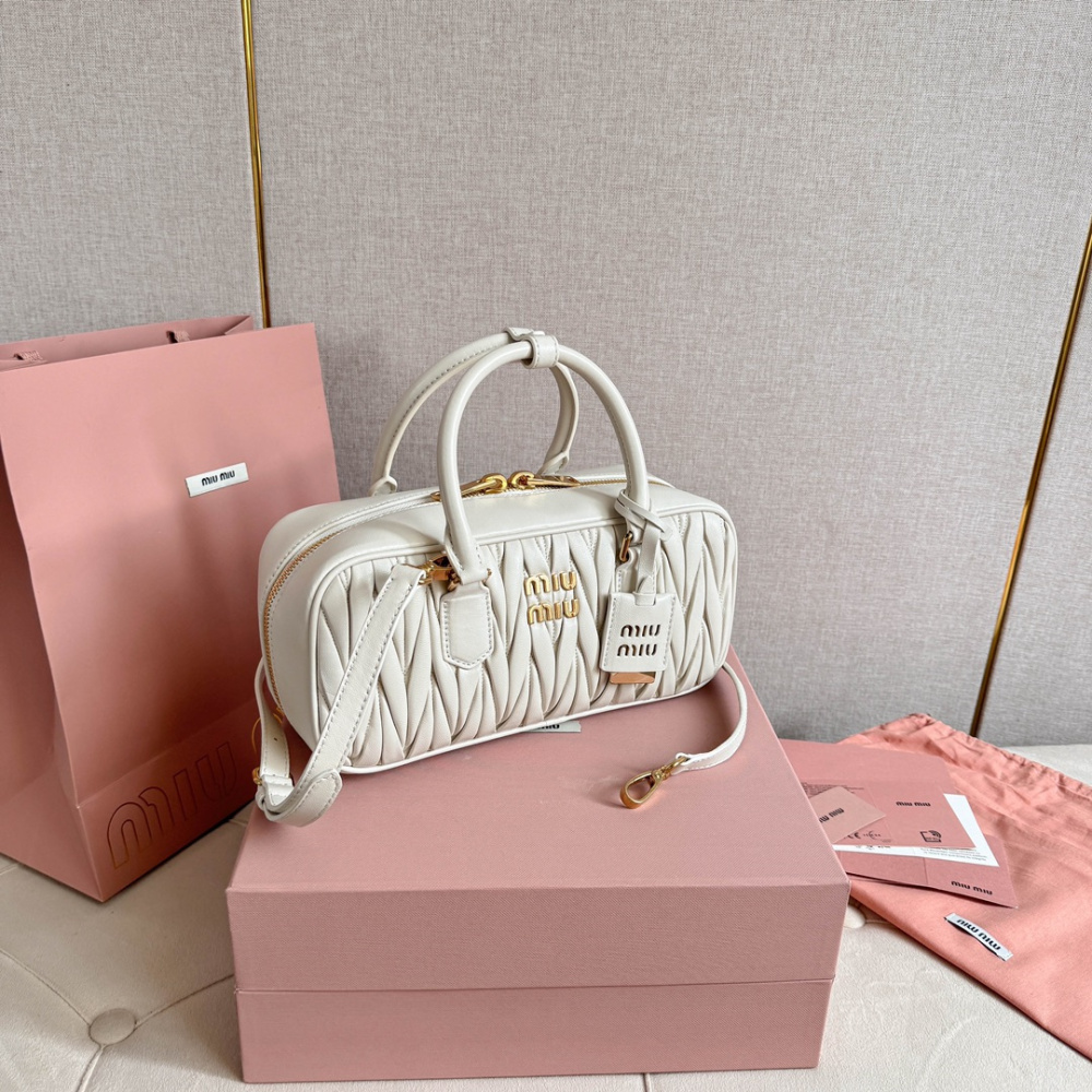 高仿miumiu繆繆*5BB148保齡球包袋白色免檢版