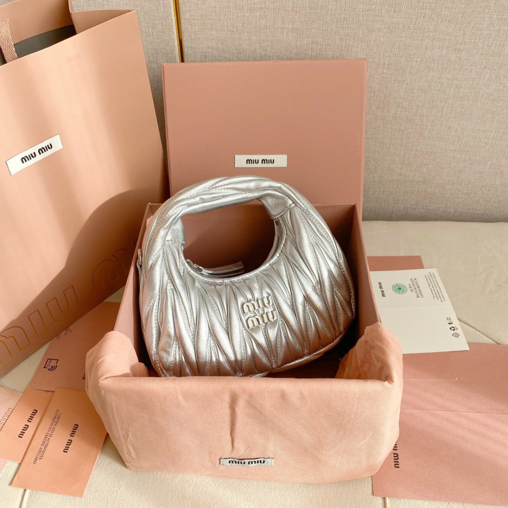 高仿miumiu繆繆*5BP078Mini單肩包銀色免檢版
