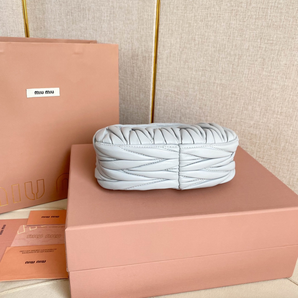 高仿miumiu繆繆*5BP078Mini單肩包矢菊藍免檢版