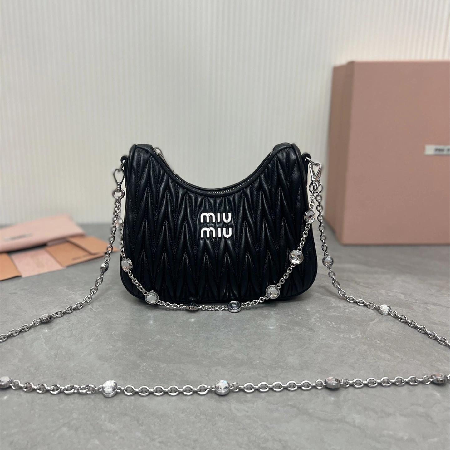 MiuMiu 水晶鏈單肩包