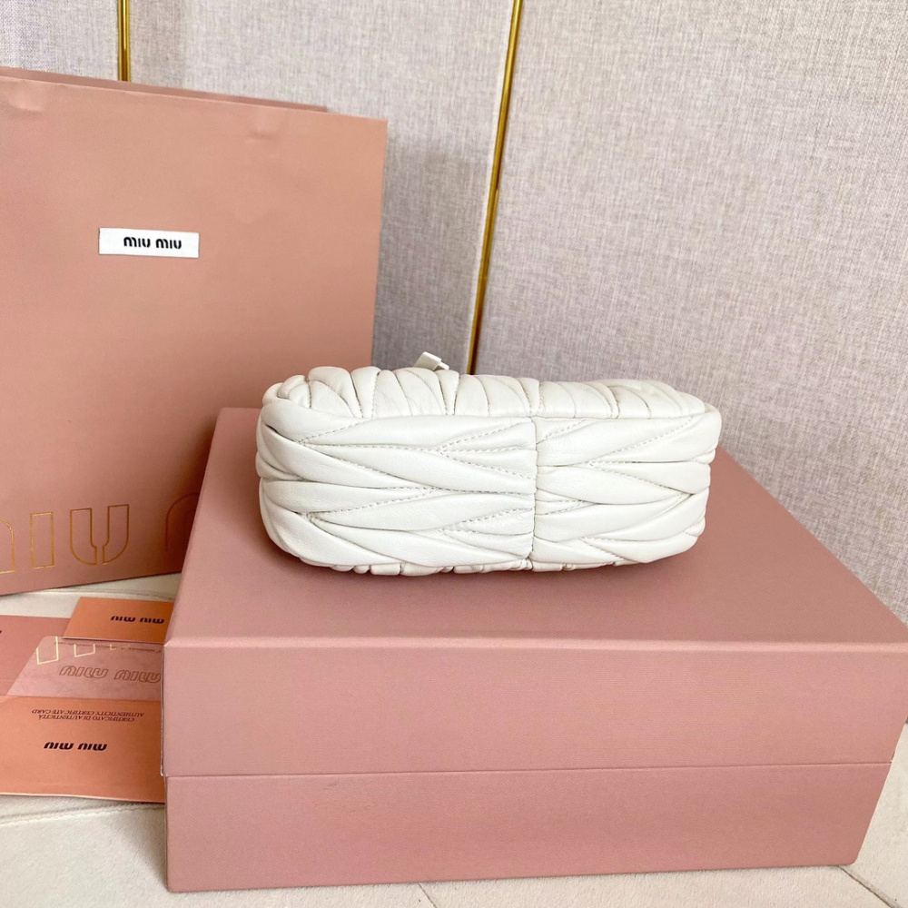 高仿miumiu繆繆*5BP078Mini單肩包白色免檢版