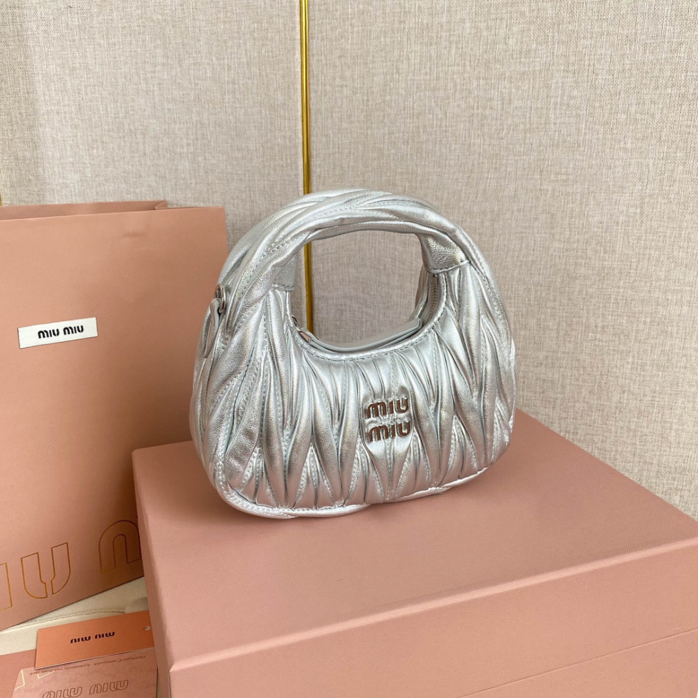高仿miumiu繆繆*5BP078Mini單肩包銀色免檢版