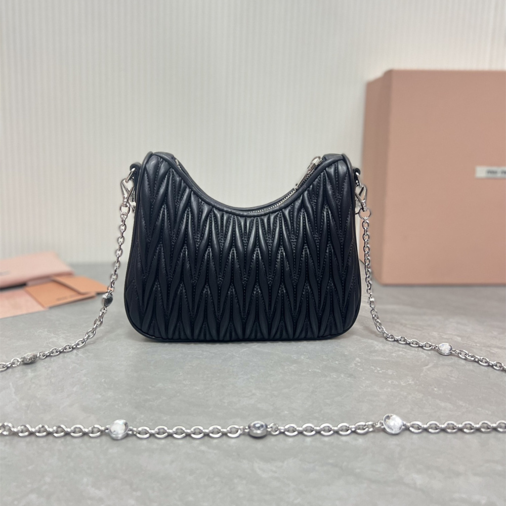 高仿miumiu繆繆*5BH211單肩包黑色水晶鏈免檢版