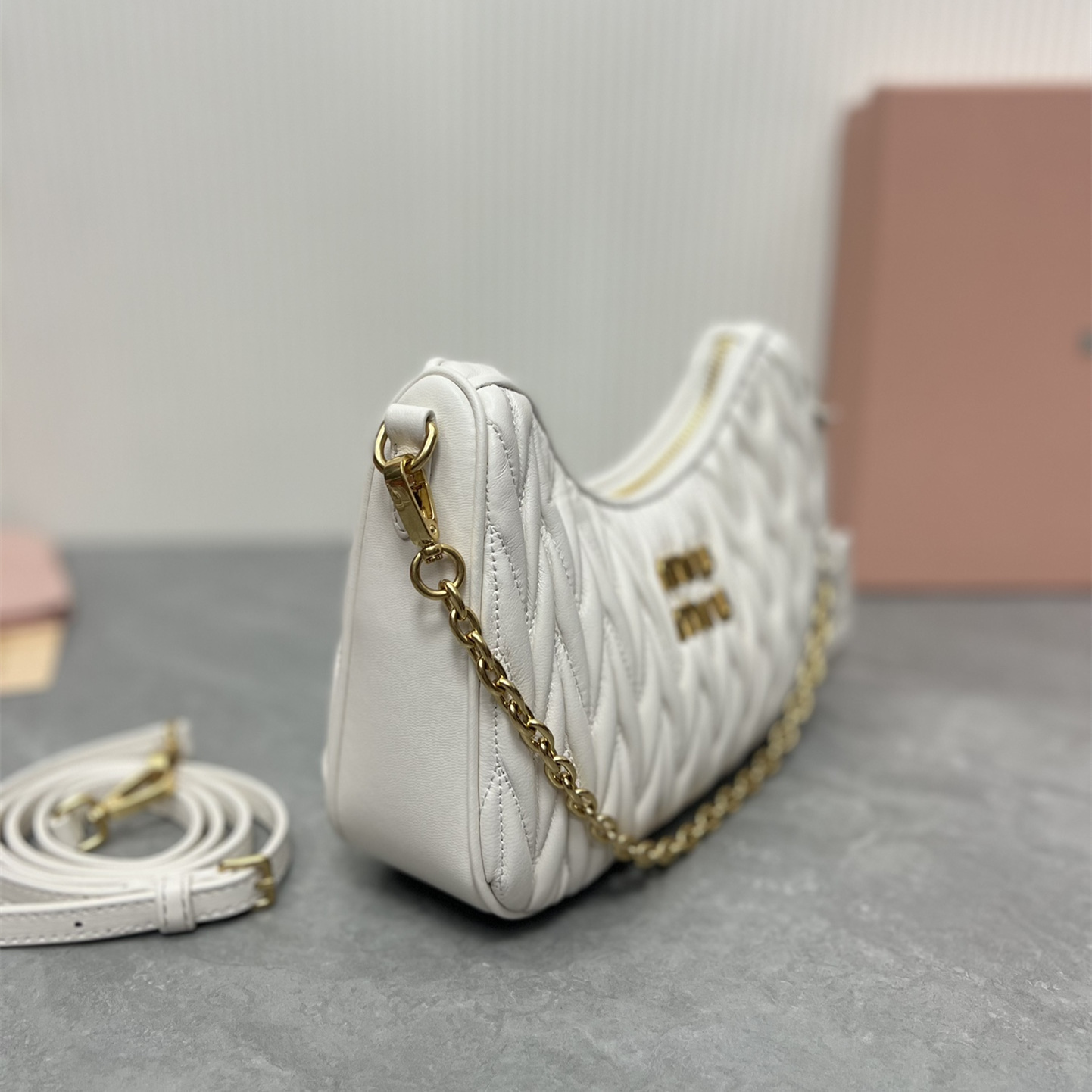 高仿miumiu繆繆*5BH211單肩包白色免檢版