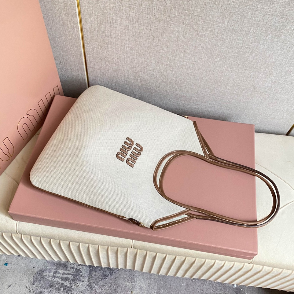 高仿miumiu繆繆*IVY系列5BG231限定款Tote包帆布免檢版