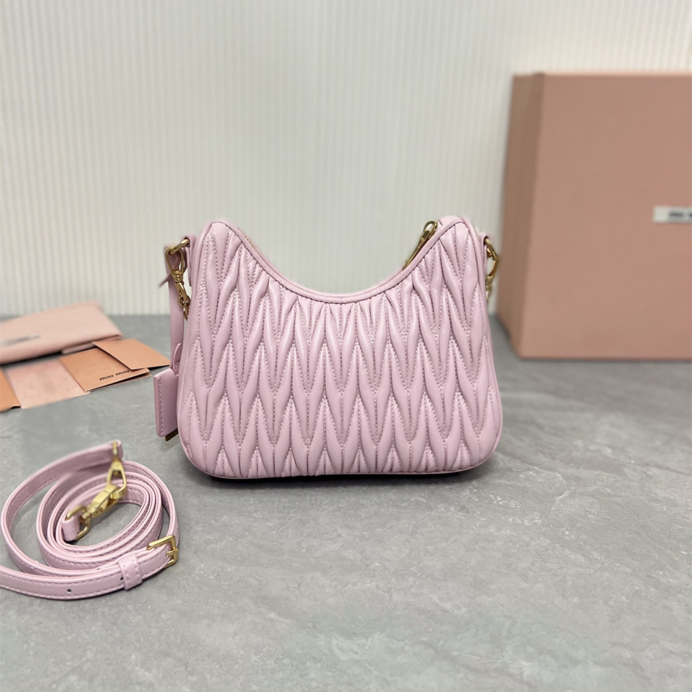 高仿miumiu繆繆*5BH211單肩包粉色免檢版