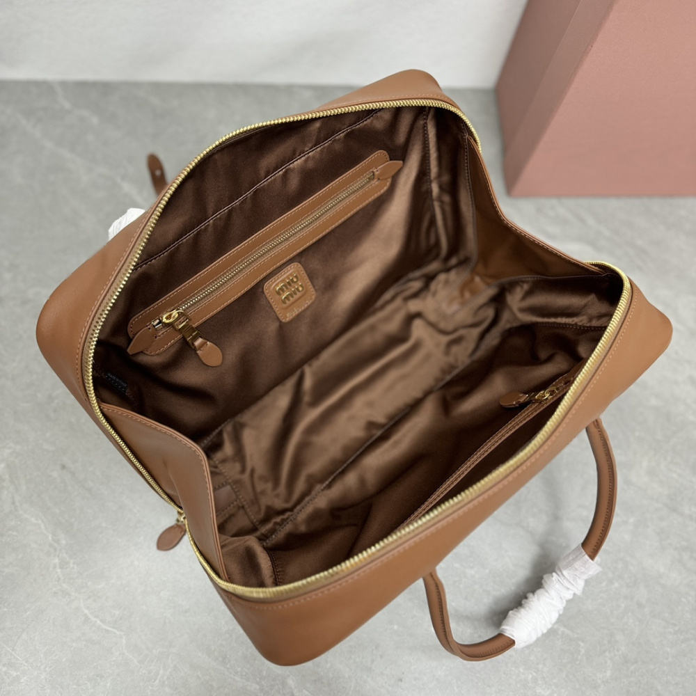 高仿miumiu繆繆*5BB117手柄單肩包朱紅色免檢版