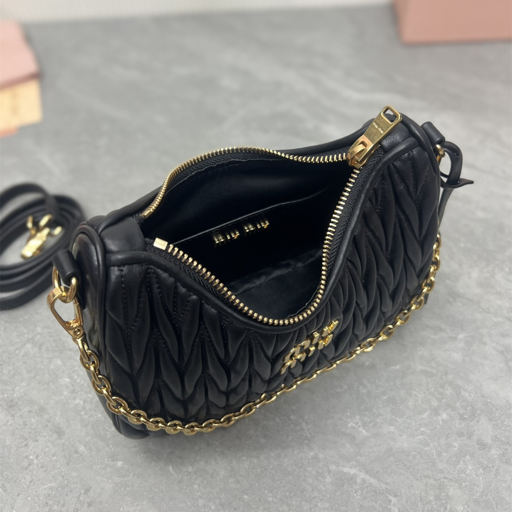 高仿miumiu繆繆*5BH211單肩包黑色免檢版