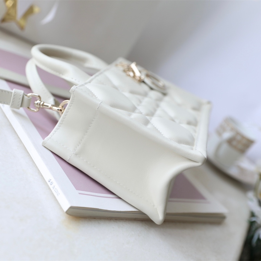 高仿Dior*BookTote系列S5573O牛皮革白色單肩包免檢版