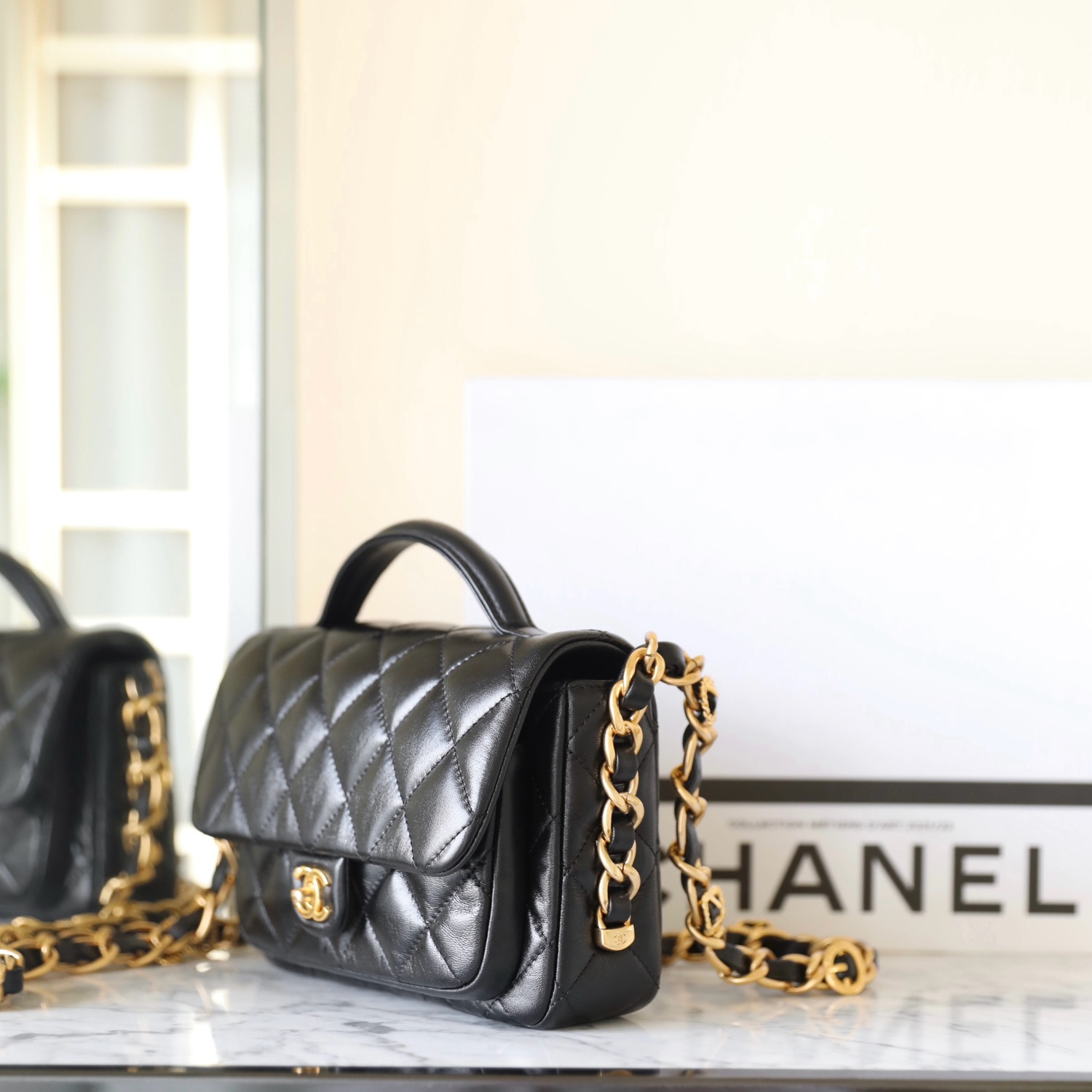 高仿Chanel24A*AS0001小羊皮手柄包免檢版