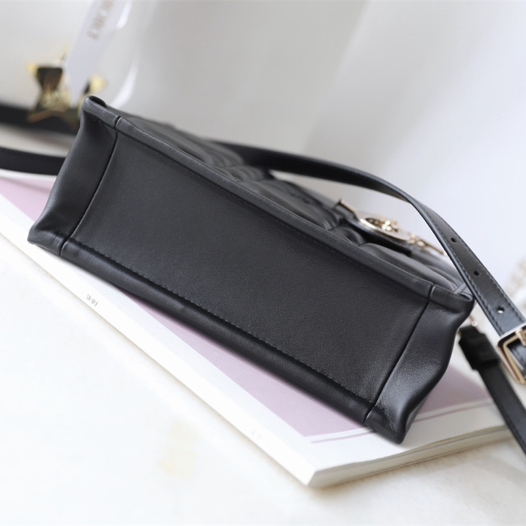 高仿Dior*BookTote系列S5573O牛皮革手提包