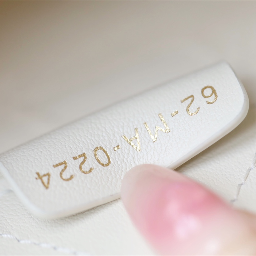 高仿Dior*BookTote系列S5573O牛皮革白色單肩包免檢版