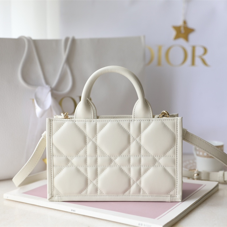 高仿Dior*BookTote系列S5573O牛皮革白色單肩包免檢版