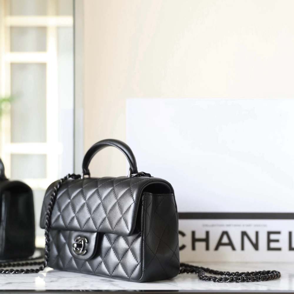 高仿Chanel24A*CF系列AS2431小羊皮手柄包免檢版