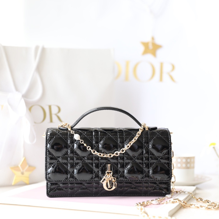 高仿Dior*Miss系列S0980小羊皮鏈條包漆皮黑免檢版