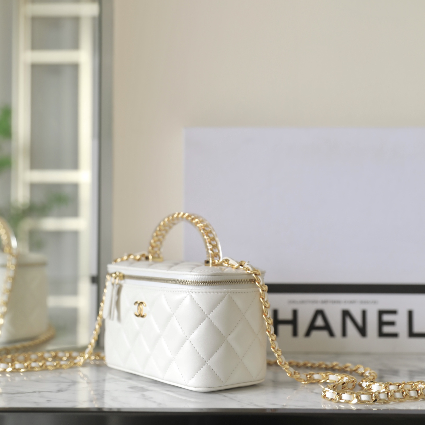 高仿Chanel*24S系列AS3765手柄盒子包白色免檢版