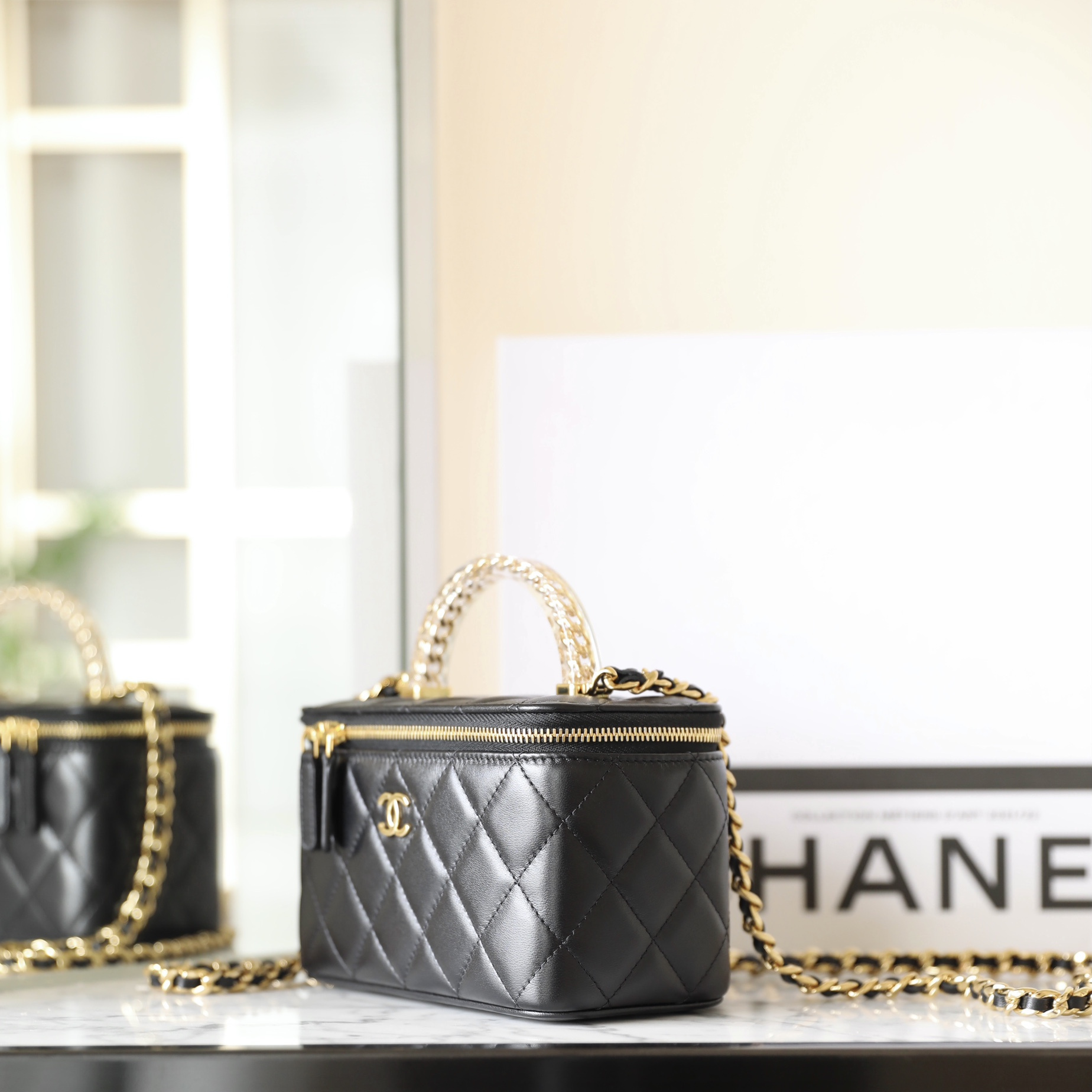 高仿Chanel*24S系列AS3765手柄盒子包黑色色免檢版