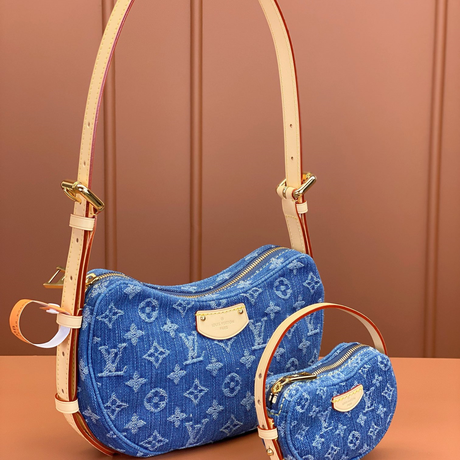 高仿LV*Croissant系列M46856麻將包免檢版
