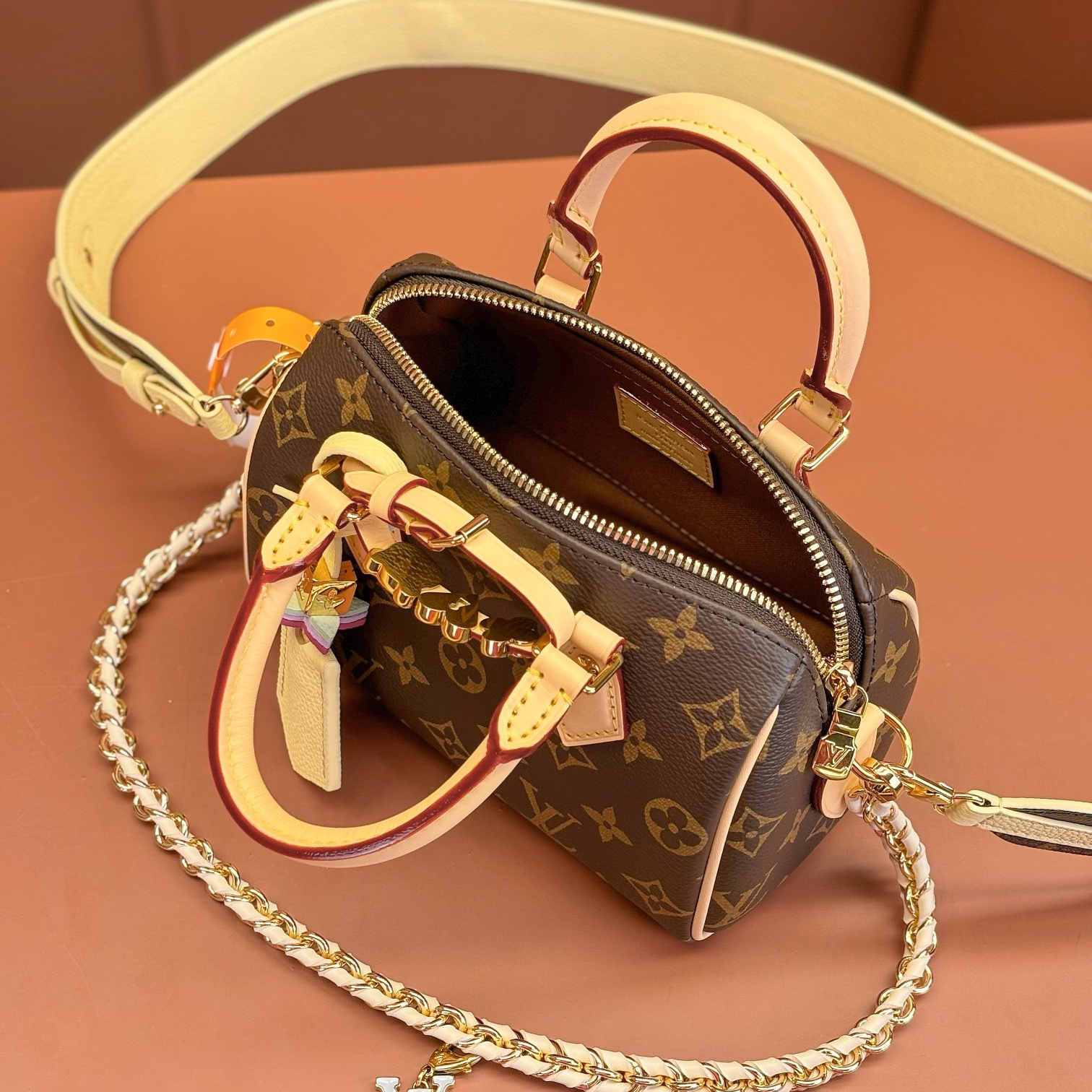 高仿LV*SpeedyBandouliere系列M46970手提單肩包免檢版