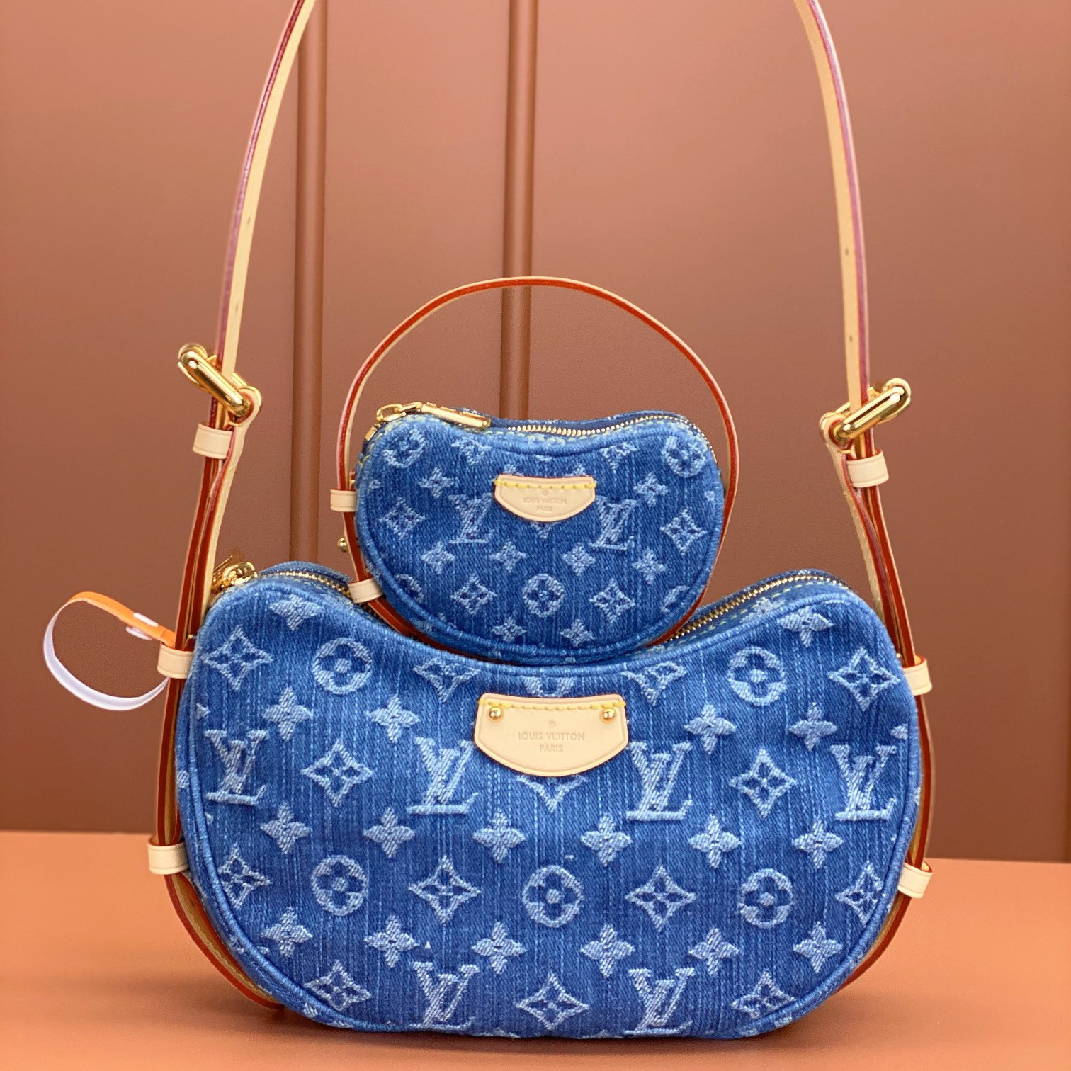 高仿LV*Croissant系列M46856麻將包免檢版